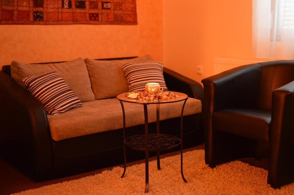 Flamingo Vendeghaz Bed & Breakfast Eger Exterior photo