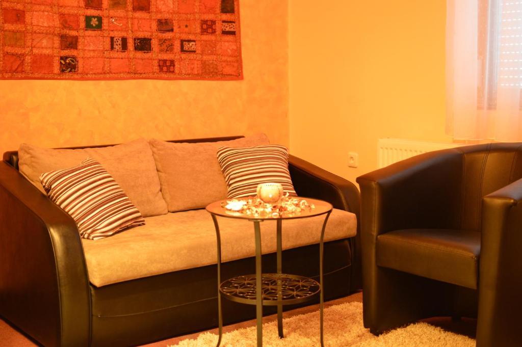 Flamingo Vendeghaz Bed & Breakfast Eger Exterior photo